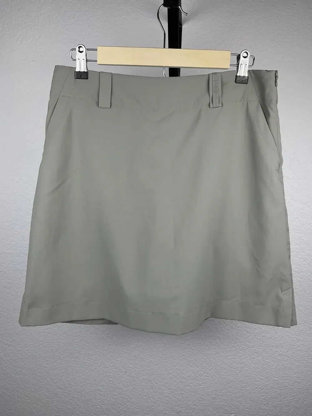 Nike Golf Womens Skort Size 6 Khaki Beige FIT DRY Stretch Tennis Athletic